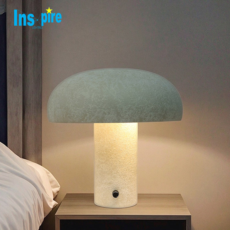 Modern Eye protection Creative LED Desk Lamp Nordic Hotel Bedside Decorative Metal Mushroom Table Lamps for Bedroom