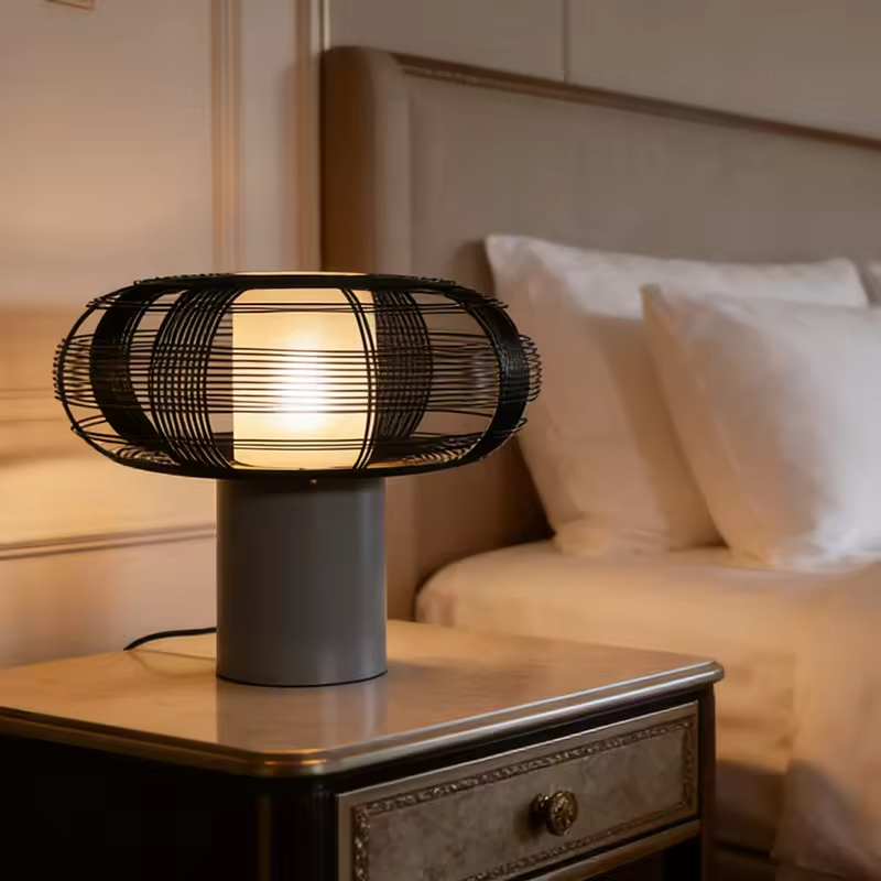 Nordic Designer Table Lamp Home Living Room Bedside Decorative Hotel Iron Glass Table Lamp for Bedroom