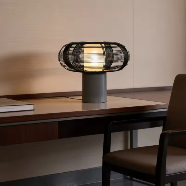 Nordic Designer Table Lamp Home Living Room Bedside Decorative Hotel Iron Glass Table Lamp for Bedroom