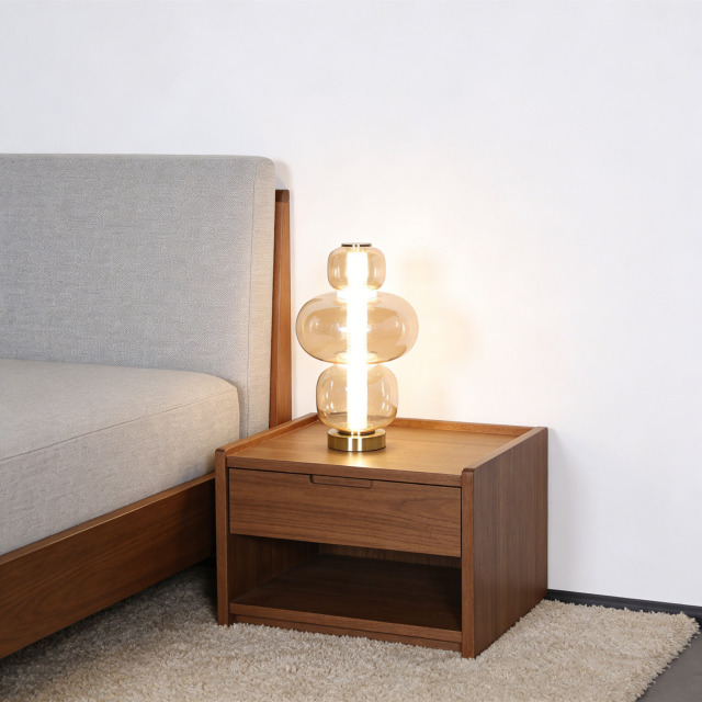 Nordic Modern Creative Table Lamp Bedroom Bedside Hotel Luxury Decorative Metal Base Desk Glass Table Lamp
