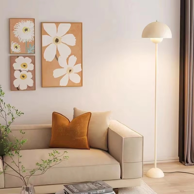 Modern Nordic Aesthetic Floor Lamp Metal Home Decorative Sofaside Mushroom LED Standing Floor Lamp for Living Room