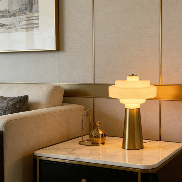Modern LED Gold Metal Table Lamp Bedroom Bar Home Decorative Creative Golden Table Light for Living Room Bedside
