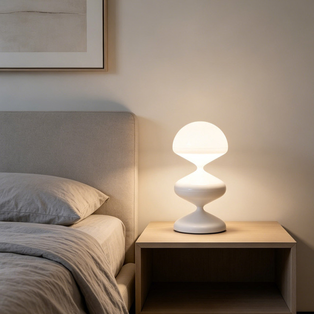 Nordic Art Design Table Light Hotel Bedside Living Room Sofa Side Acrylic Small Reading Table Lamp for Indoor decorative