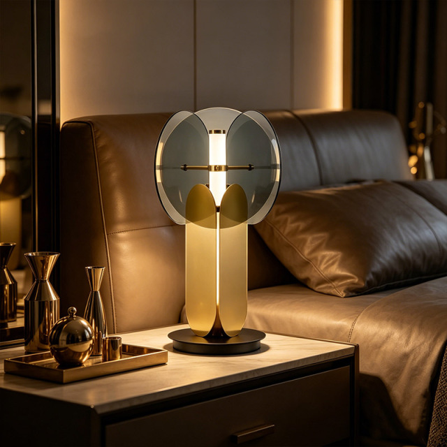 Nordic Luxury Desk Table Light Hotel Living Room Bedroom Study Decorative Glass Lampshade Gold Metal Table Lamp