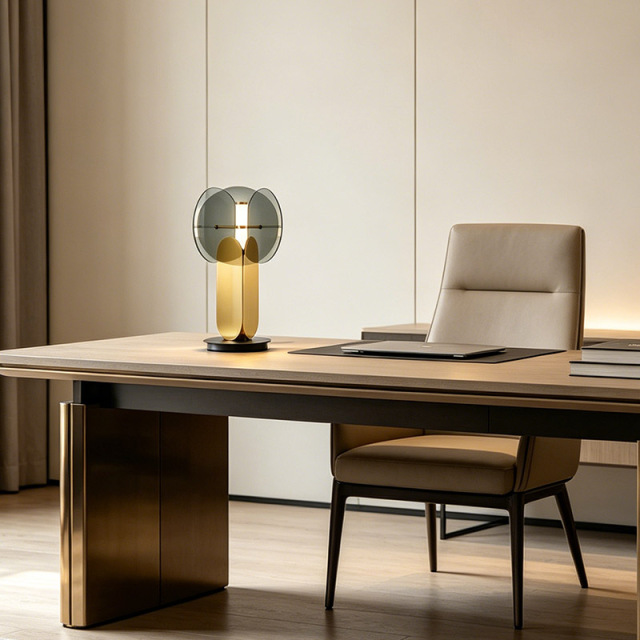 Nordic Luxury Desk Table Light Hotel Living Room Bedroom Study Decorative Glass Lampshade Gold Metal Table Lamp