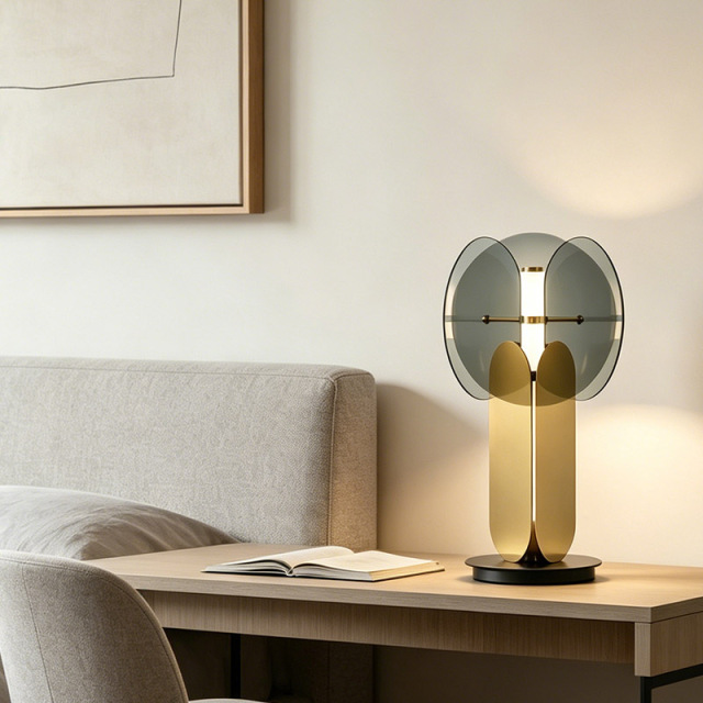 Nordic Luxury Desk Table Light Hotel Living Room Bedroom Study Decorative Glass Lampshade Gold Metal Table Lamp