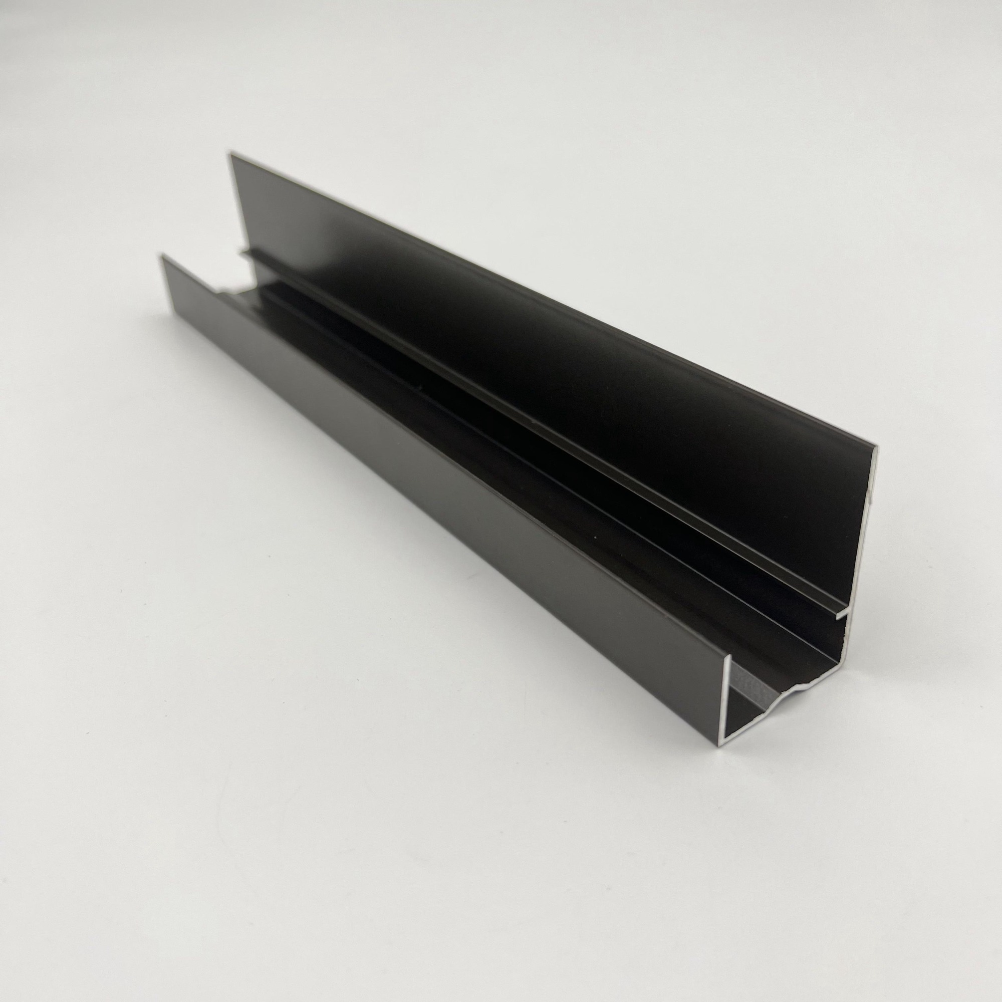 Powder Coated Aluminium Extrusions Profiles Section China to South Africa