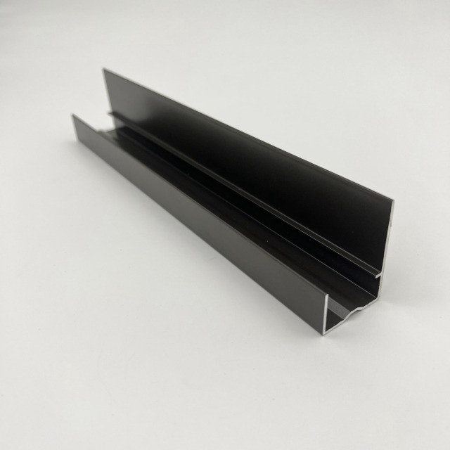 Powder Coated Aluminium Extrusions Profiles Section China to South Africa