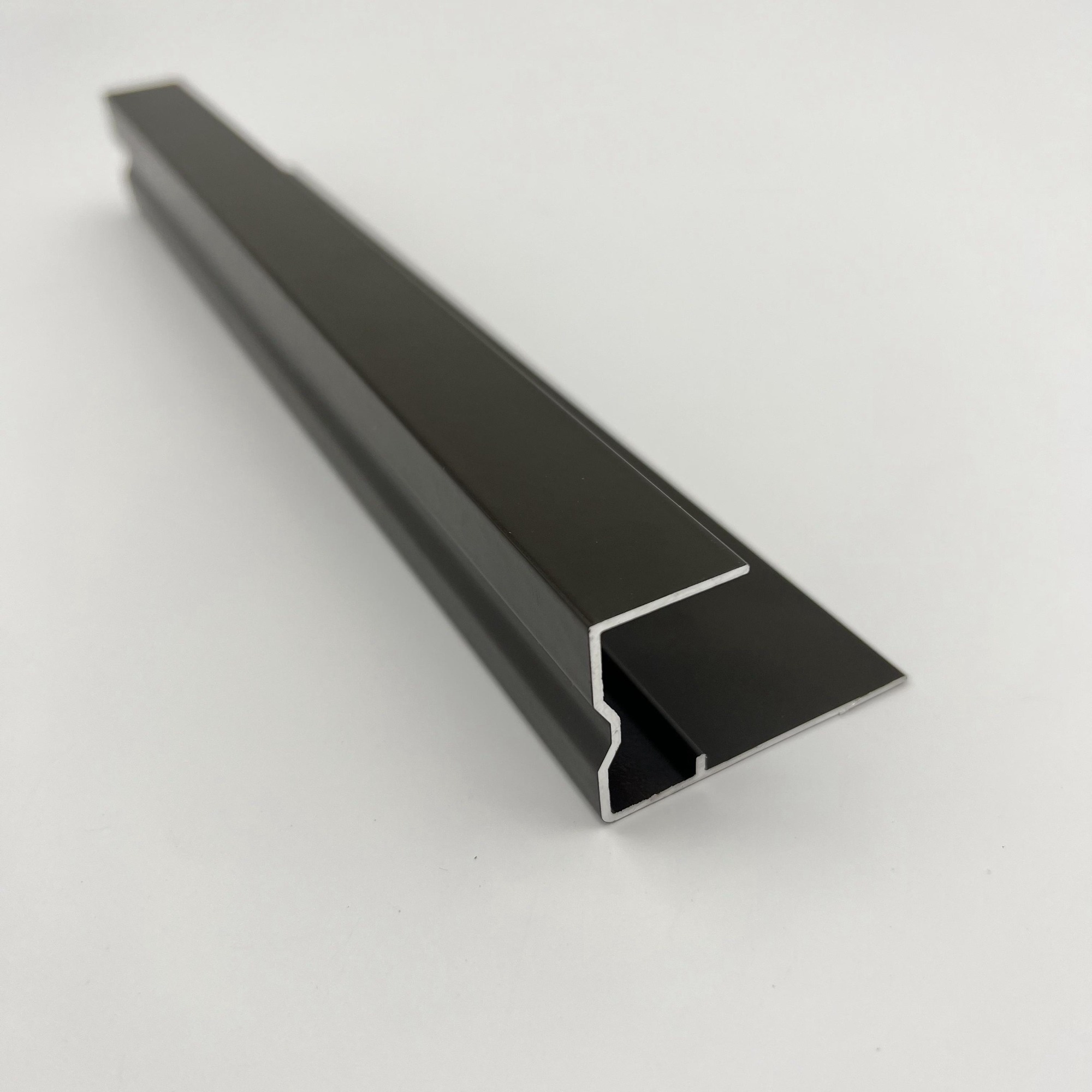 Powder Coated Aluminium Extrusions Profiles Section China to South Africa
