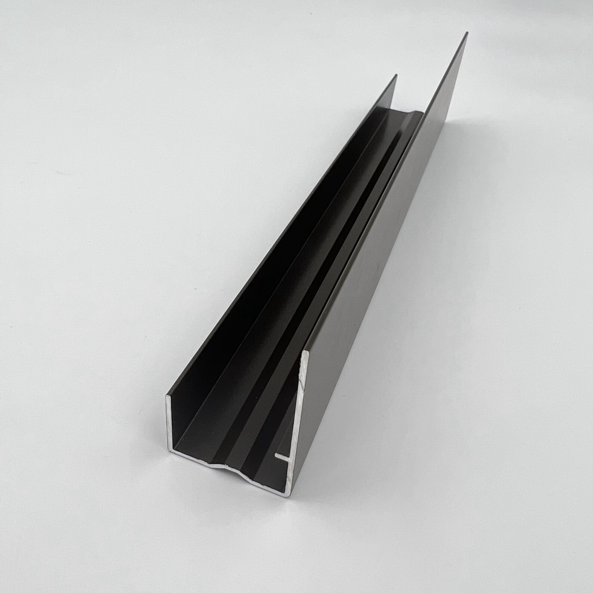 Powder Coated Aluminium Extrusions Profiles Section China to South Africa