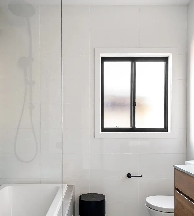 Aluminum extruded bathroom sliding windows