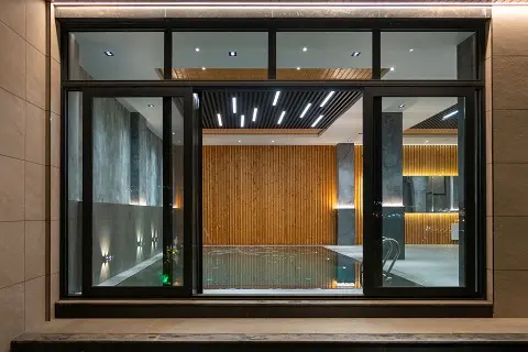 Aluminum extruded sliding window