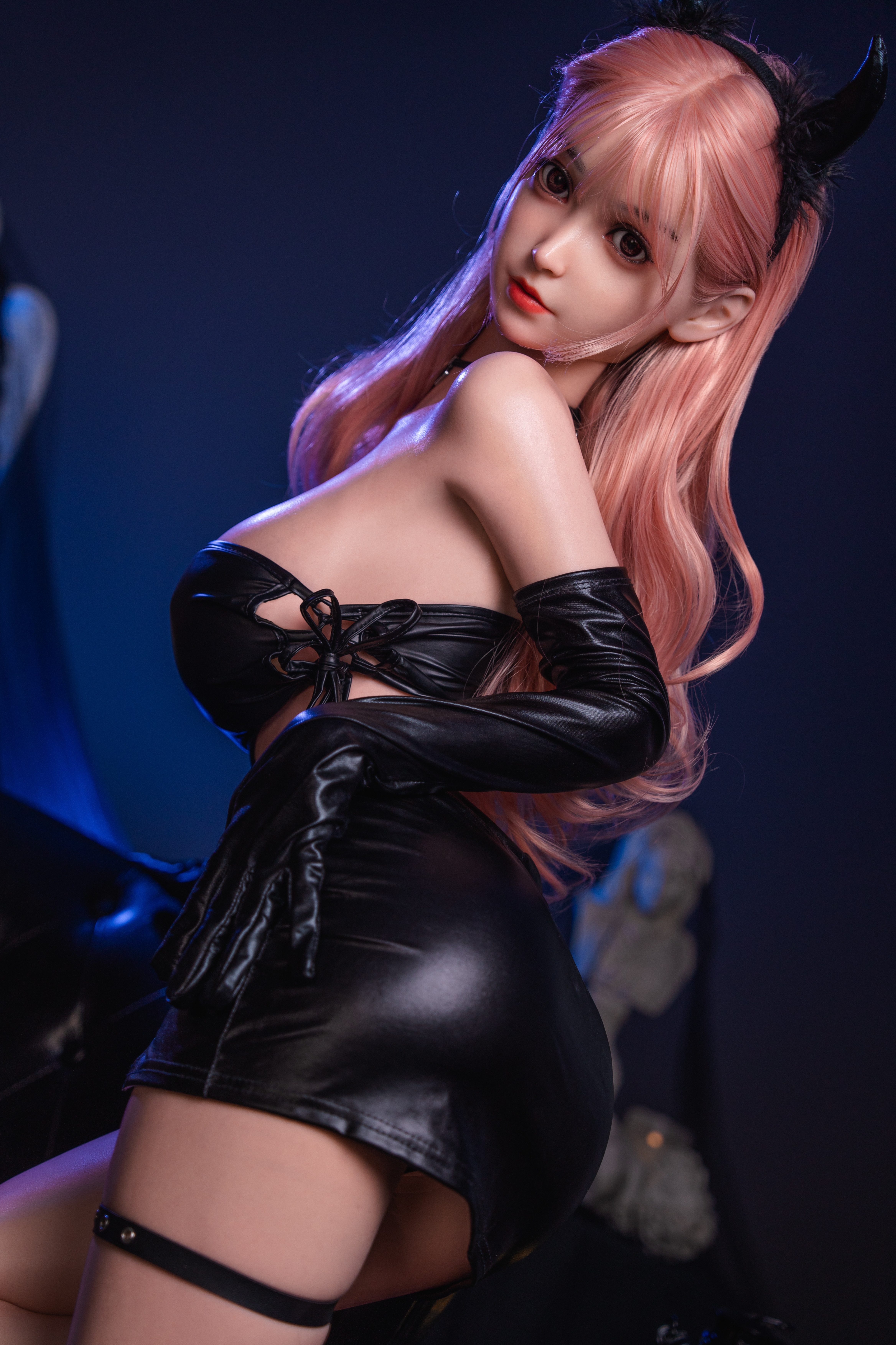 Lila  5'6" (168cm)  SIL