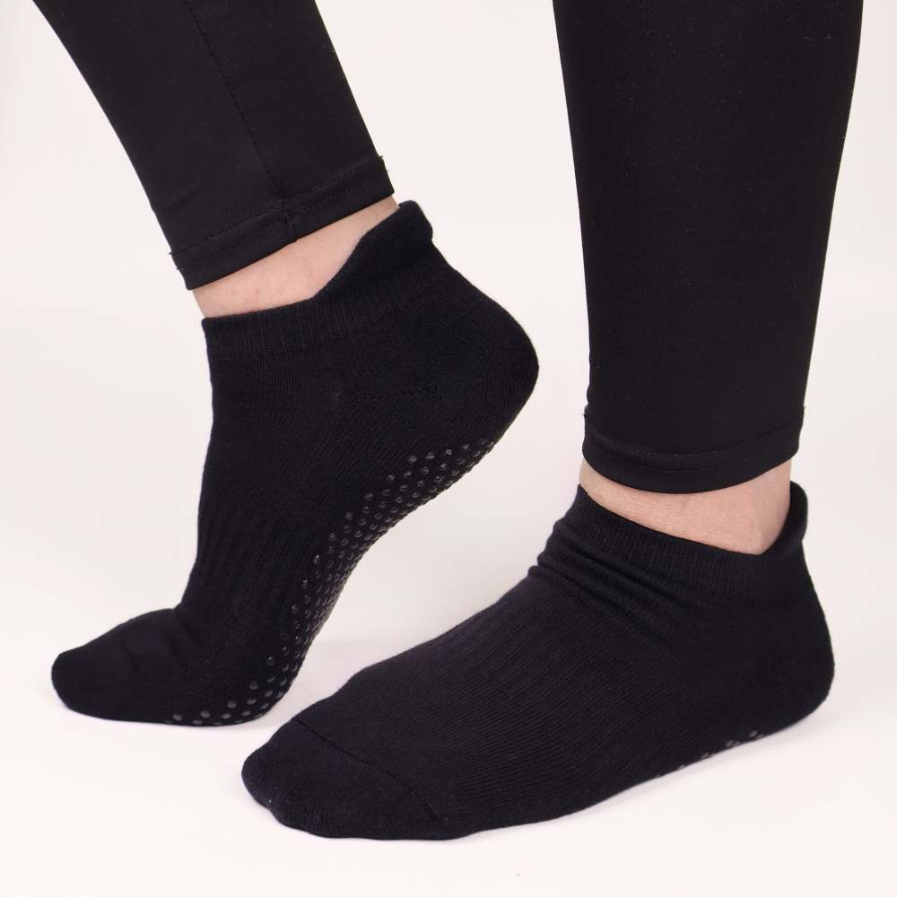 Full Toe Classic Black Non Slip Fitness Socks 的副本