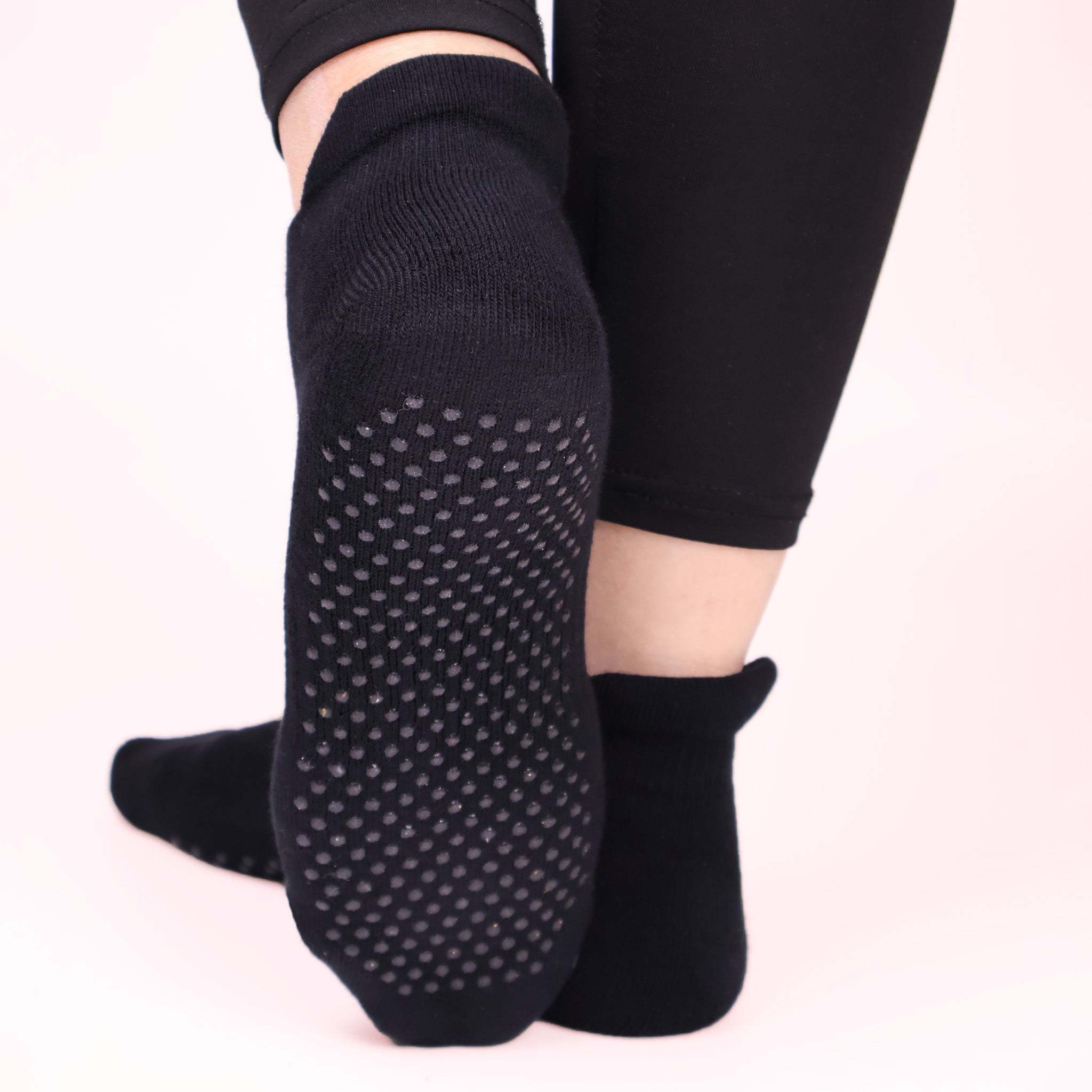 Full Toe Classic Black Non Slip Fitness Socks 的副本