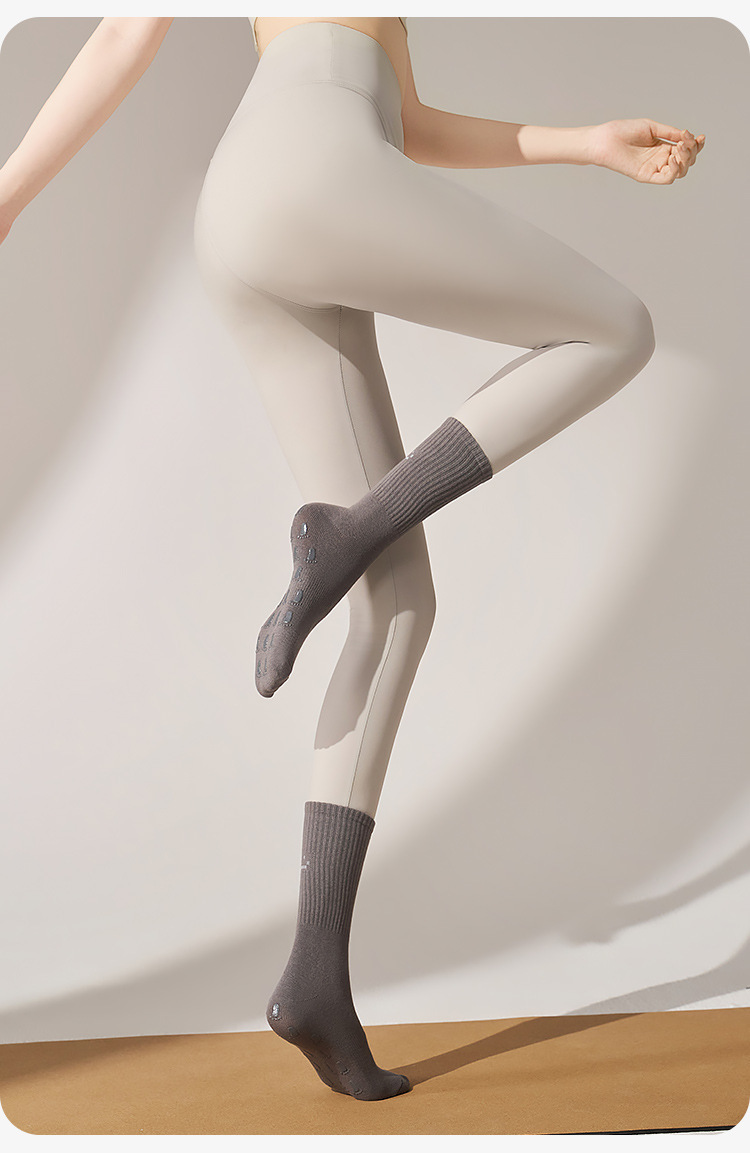 Crew Grip Non-Slip Socks (Smile Face)