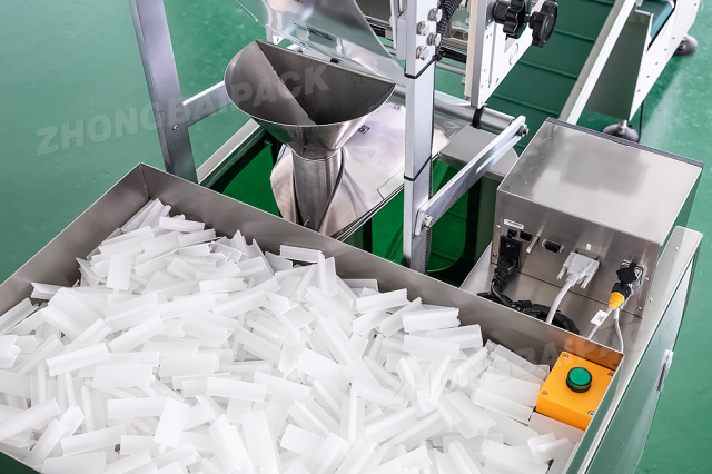Plastic Parts Bagging Machine