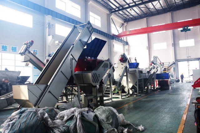 مصنع إعادة تدوير الأغشية البلاستيكية