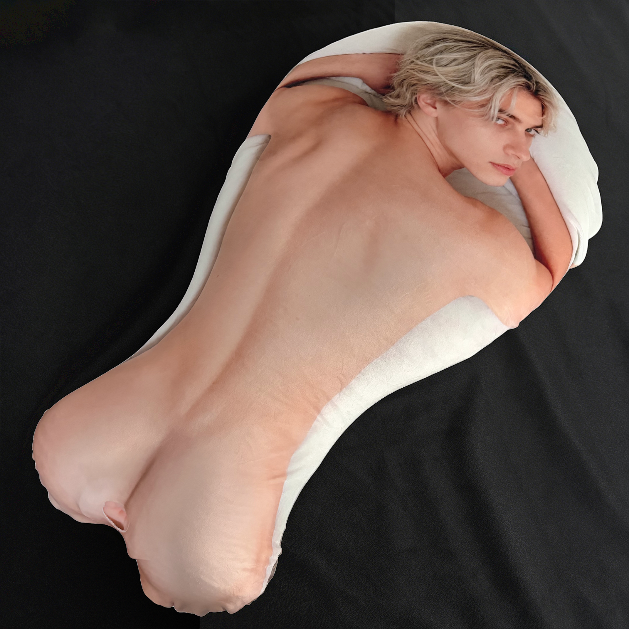 Realistic Vers Toy —Hermos