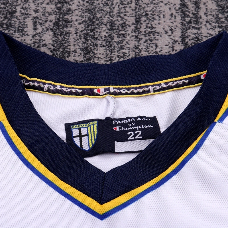 2002-03 PARMA AWAY KIDS KIT