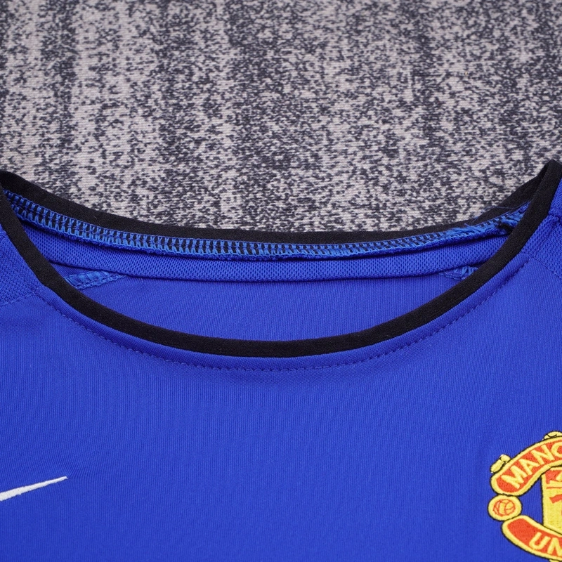 2002-04 MANCHESTER UNITED AWAY KIDS KIT