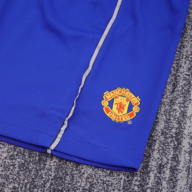 2002-04 MANCHESTER UNITED AWAY KIDS KIT