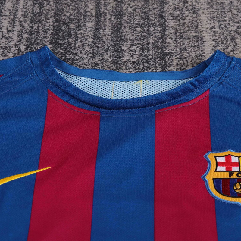 2005-06 BARCELONA HOME KIDS KIT