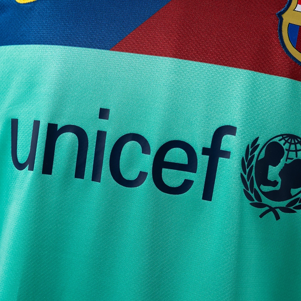 2010-11 BARCELONA AWAY