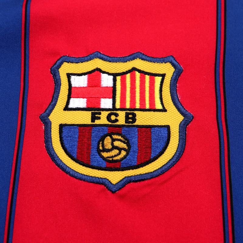 2003-04 BARCELONA HOME KIDS KIT