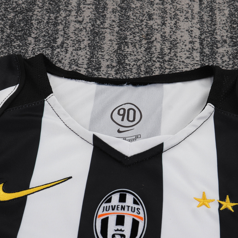 2004-05 JUVENTUS HOME KIDS KIT