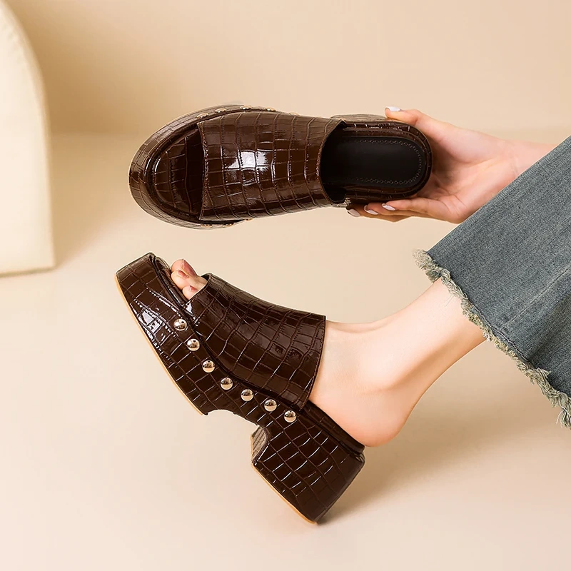 Women's Summer New Slim 7 CM Chunky Heel Genuine Leather Platform Peep-Toe Rivets Fashion Gladiator Slippers 50609