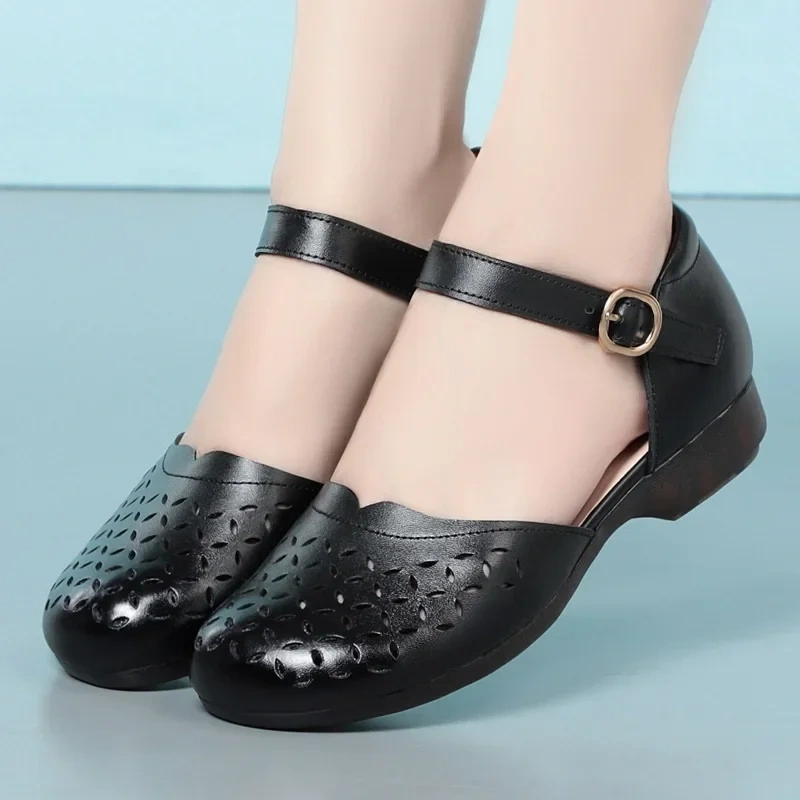 Summer New Fashion Thick Heels Round Toe Flowers Cut-outs Buckle Strap Plus Size 42 43 Genuine Leather Women  Sandals 2206