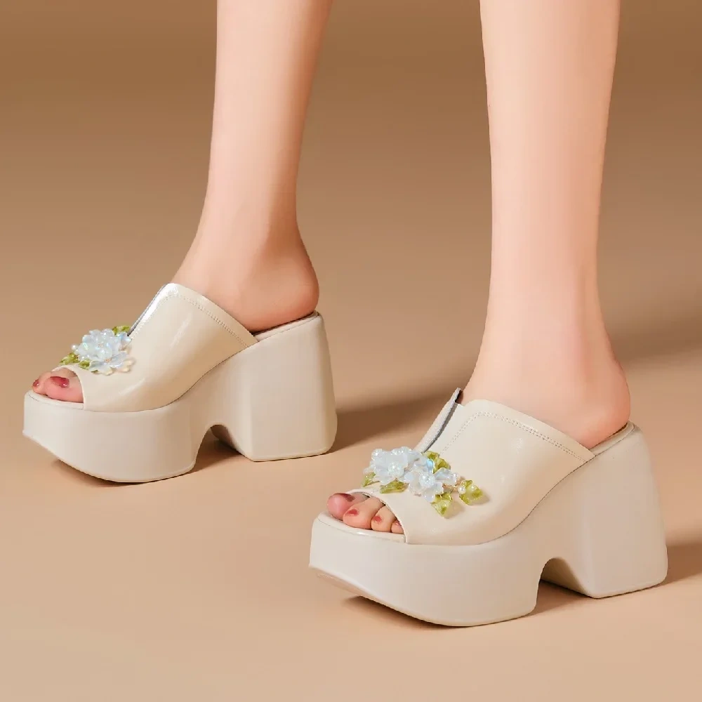 Summer New Slim 10 CM Super High Heels Platform Peep Toe Cut Out Flowers Pearl Crystal Patent Leather Women Gladiator Slippers