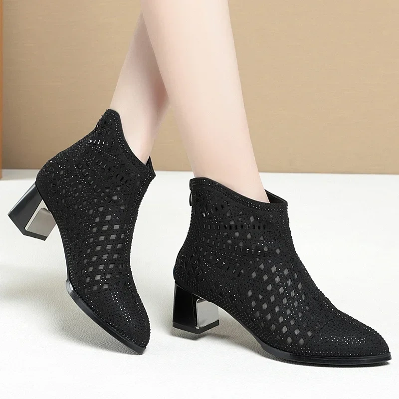 Summer New Fashion Thick Heels Pointed Toe Crystal Cut Out Bling Flowers Patent Leather Women Ankle Short Modern Boots 2303