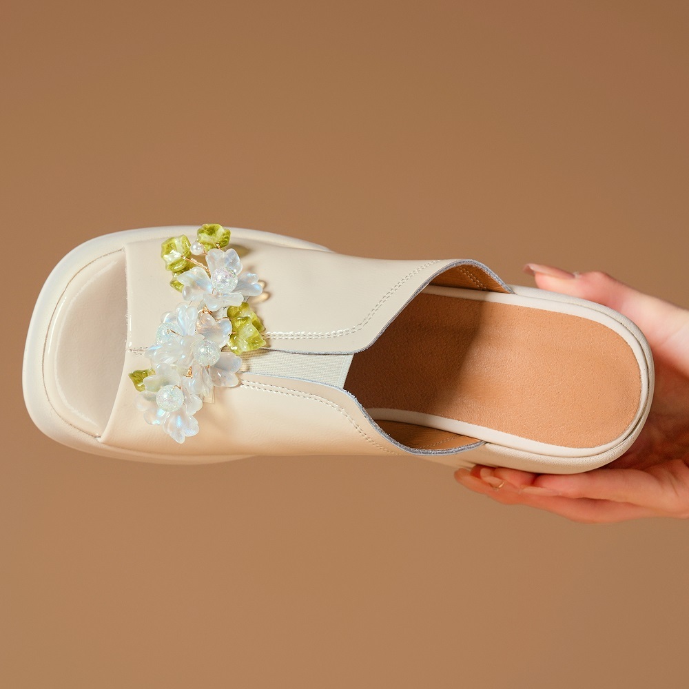 Summer New Slim 10 CM Super High Heels Platform Peep Toe Flowers Pearl Crystals Patent Leather Women Gladiator Fashion Slippers 60211