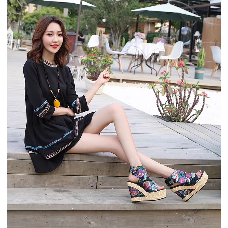 Summer New National Style Slim 12 CM Wedges High Heels Platform Peep Toe Straw Plaited Article Embroider Silk Women Gladiator Sandals 60303