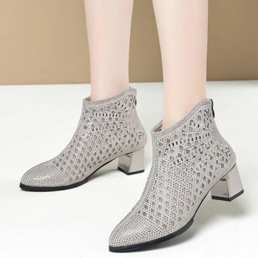 Summer New Fashion Thick Heels Pointed Toe Crystal Cut Out Bling Flowers Patent Leather Women Ankle Short Modern Boots 2303