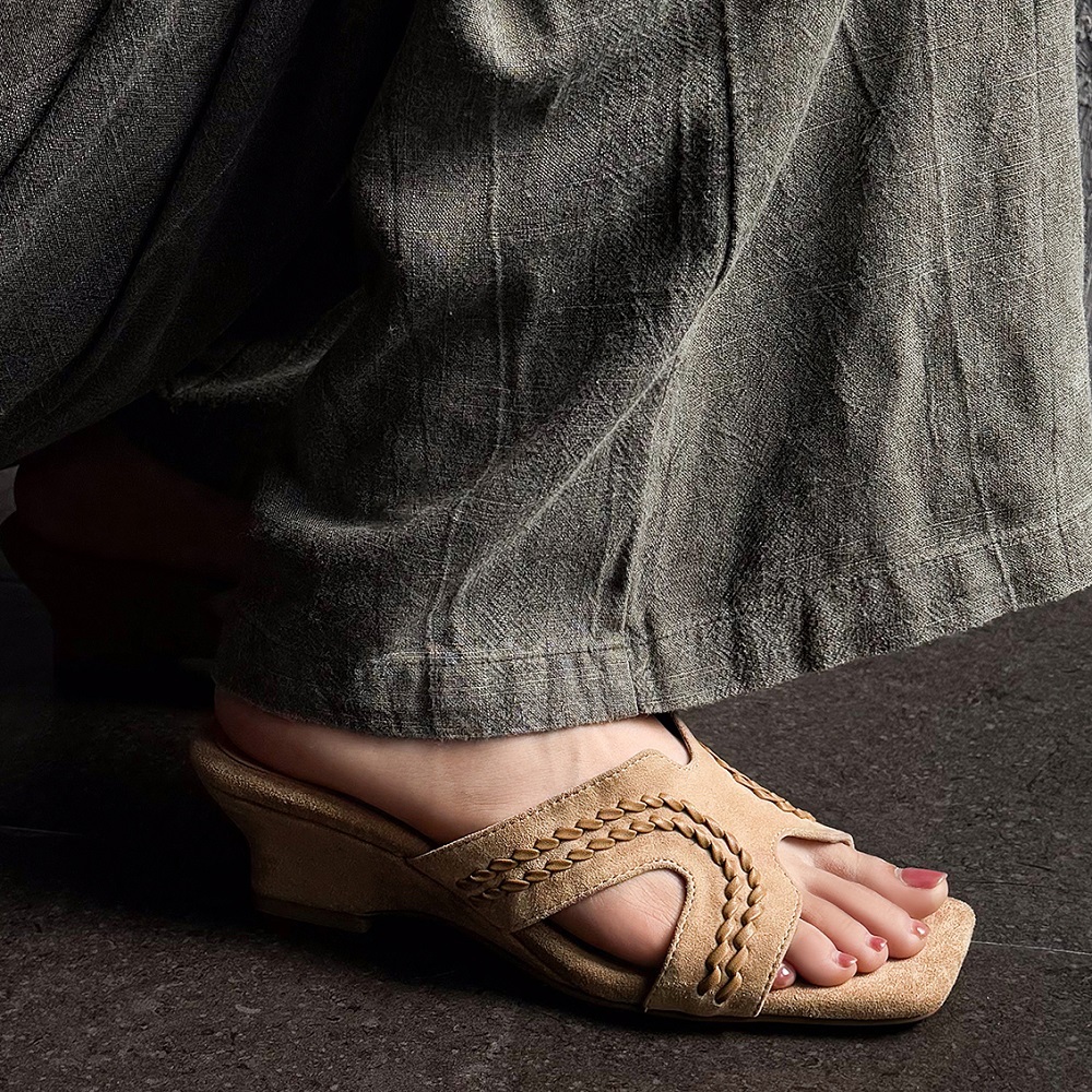 Women's Matte Sheepskin 5 CM Wedge Heel Open Toe Woven Leather Strap Summer Retro Square Toe Cut Out French Style Elegant Slippers Sandals 60521