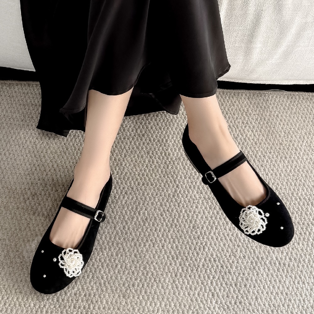 Women's Spring Summer Suede Leather 2 CM Low Block Heel 3D Pearl Flower Shallow Mouth Single Shoes Elegant Sweet Buckle Strap Versatile Flats 60525