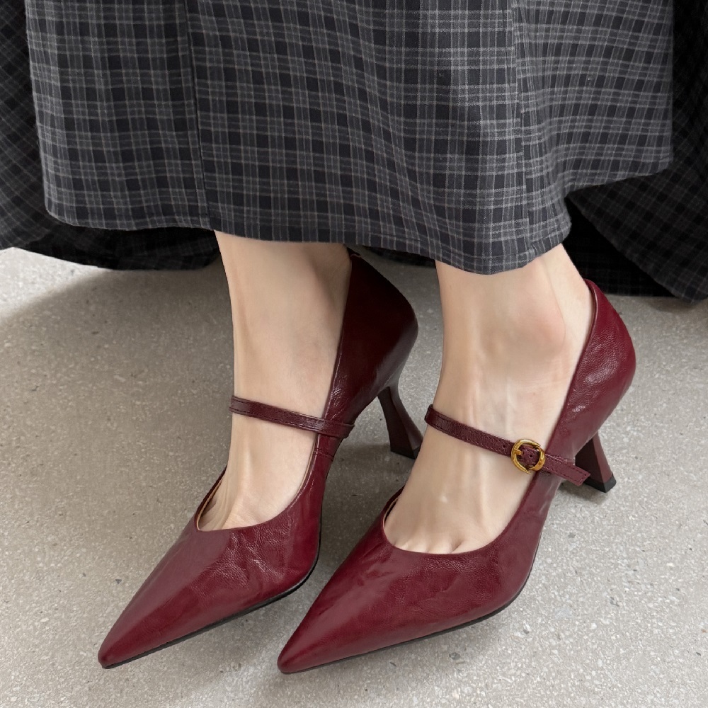 Spring Summer Women Retro High Heels Genuine Leather Pointed Toe Shallow Mouth Belt Buckle 7.2 CM Slim Heel Fashion Elegant Pumps 60526