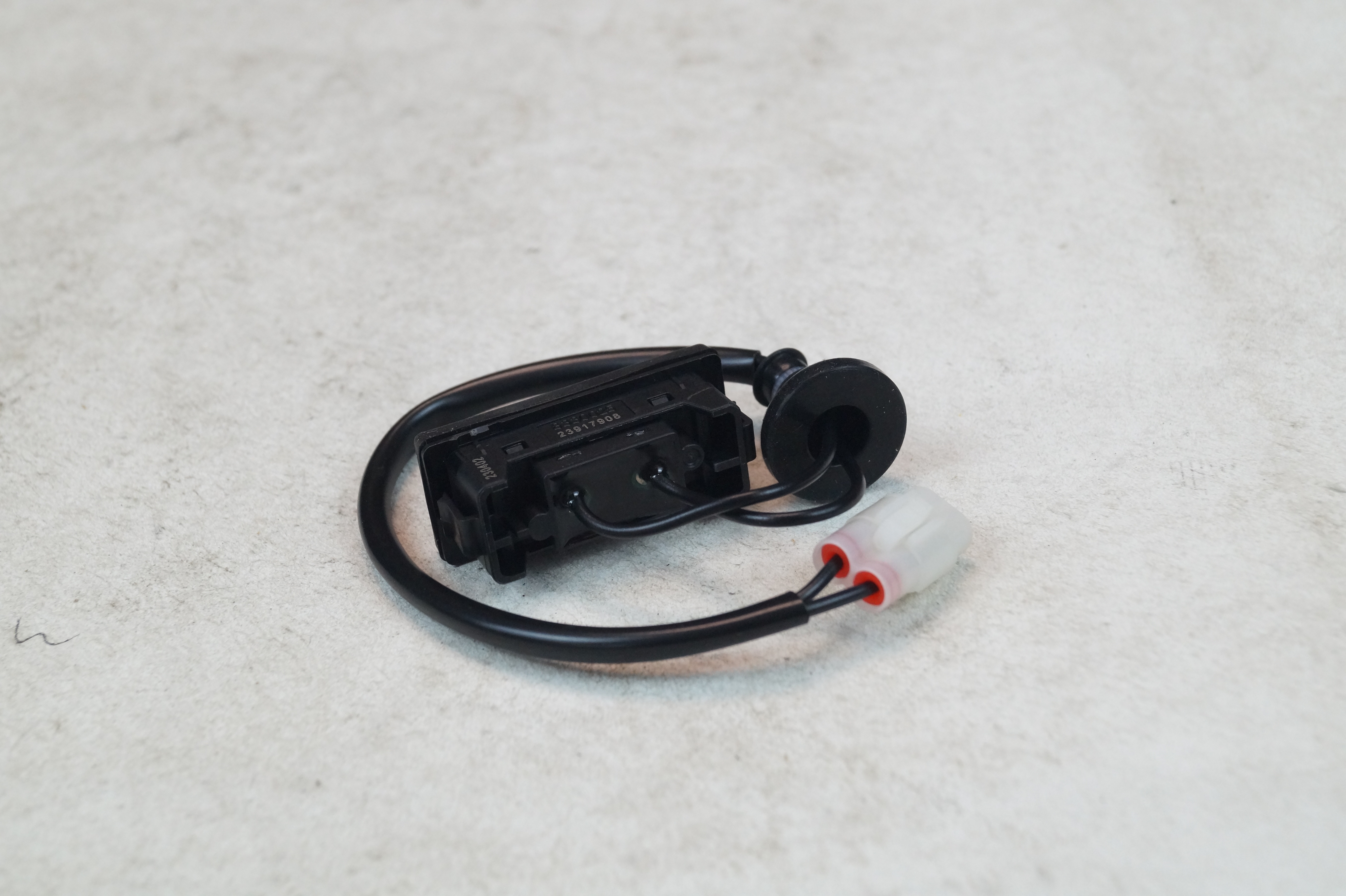 OEM 23917908 Tailgate Switch for Captiva