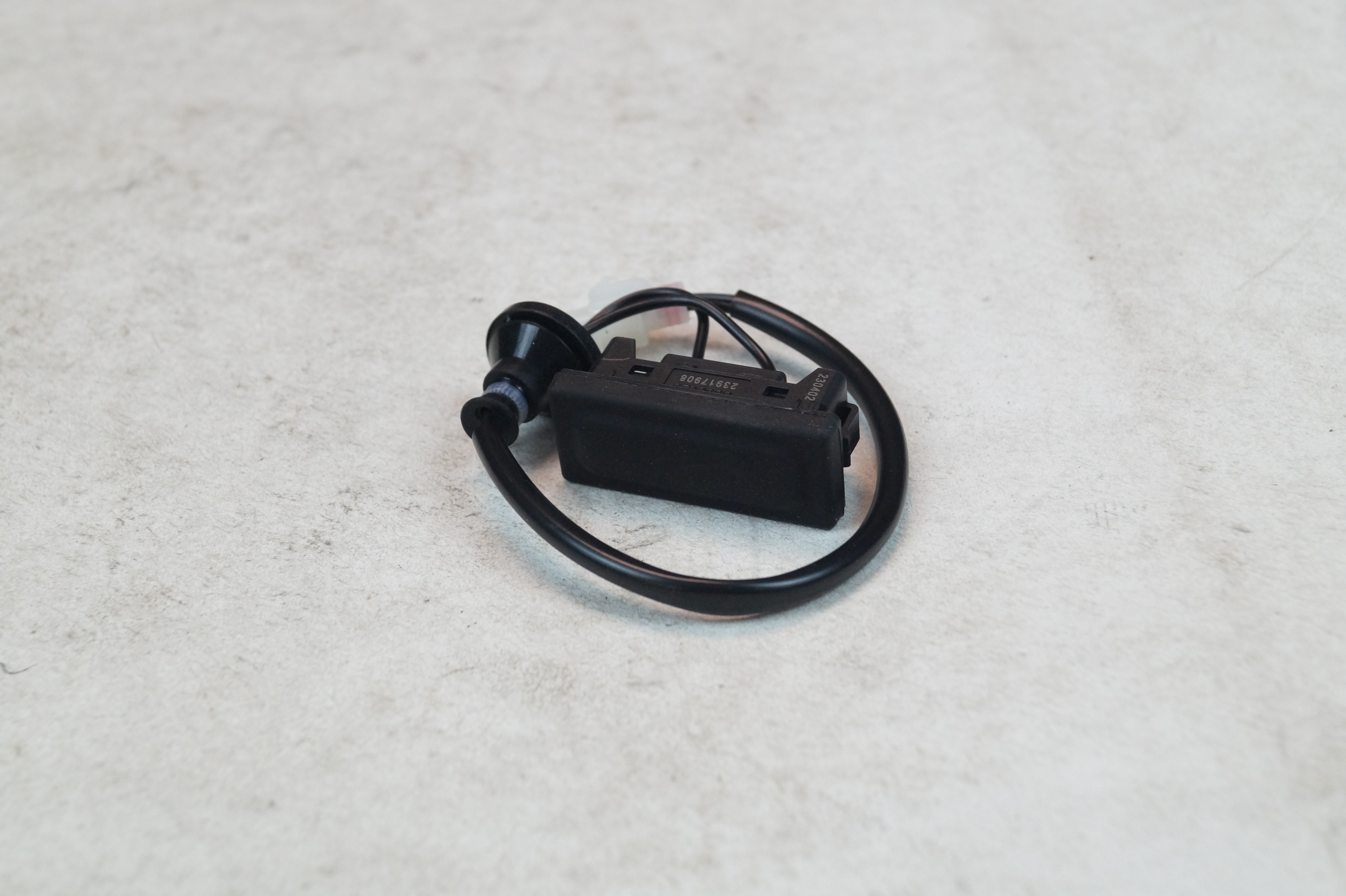 OEM 23917908 Tailgate Switch for Captiva