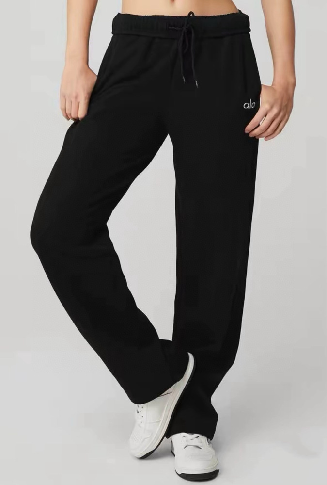 AIO sweatpants are available in five colors, and even one piece is at wholesale price.