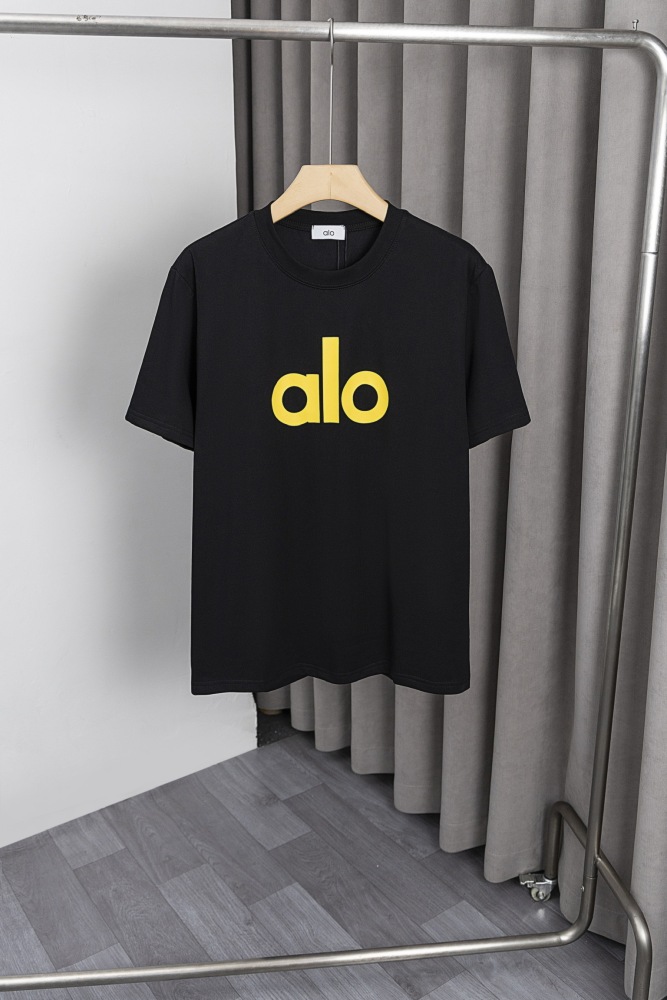 Black and White Short-Sleeve Tees, Cross-Border Exclusive. Wholesale Prices, Even for Single Pieces.