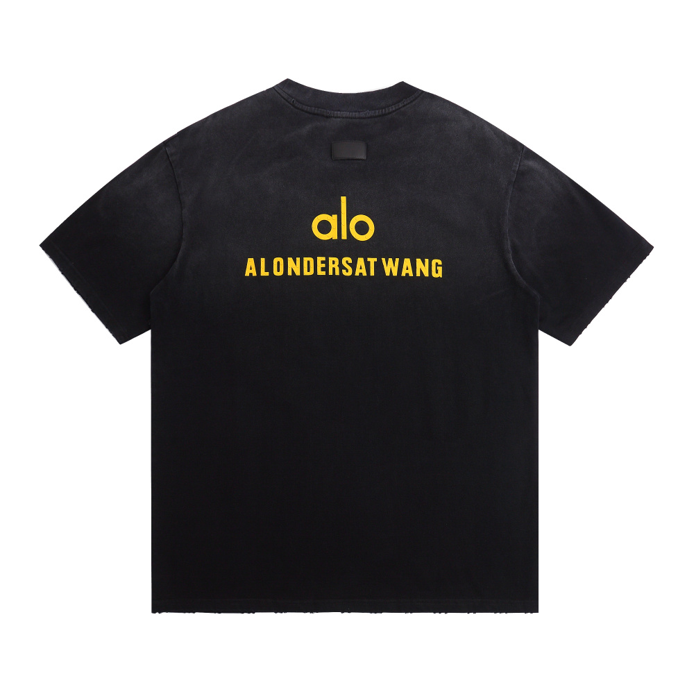 Even a single classic short-sleeved shirt is sold at wholesale price.