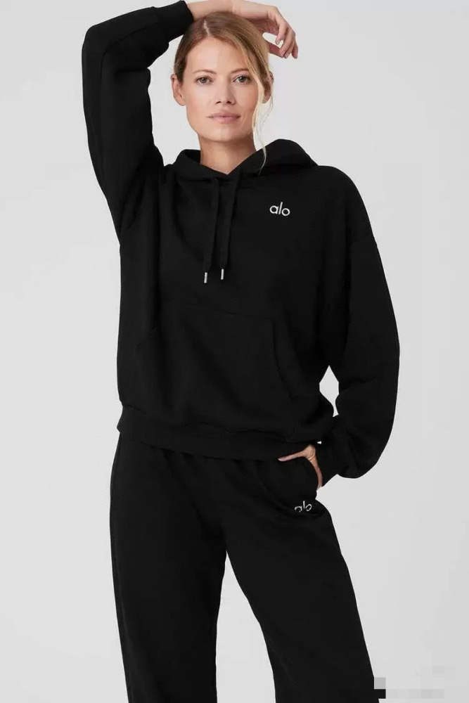 Hoodies with drawstrings, five colors available, dropshipping price even for one piece.