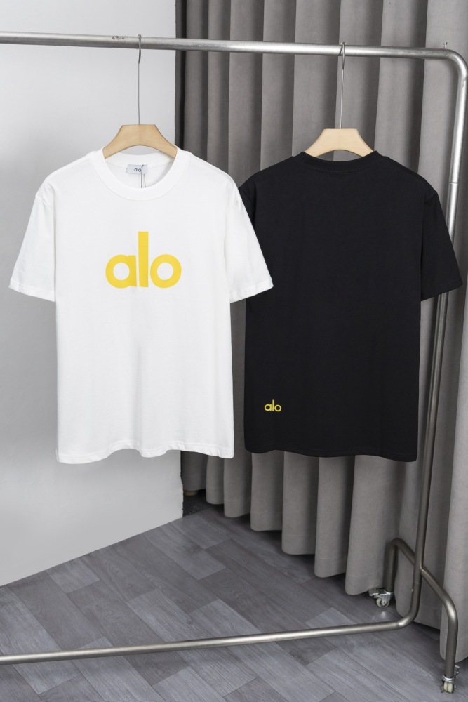 Black and White Short-Sleeve Tees, Cross-Border Exclusive. Wholesale Prices, Even for Single Pieces.