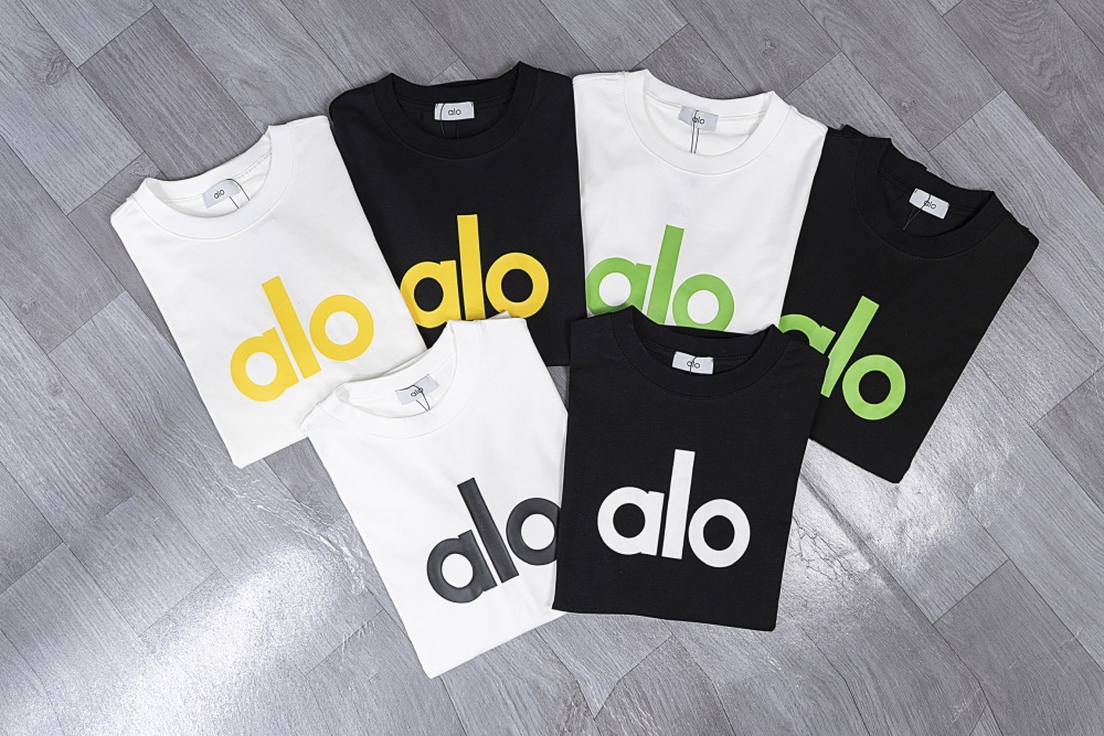 Black and White Short-Sleeve Tees, Cross-Border Exclusive. Wholesale Prices, Even for Single Pieces.
