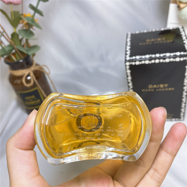 Marc Jacobs Daisy 100ml EDT | Women's Strawberry Grapefruit Gardenia Jasmine Musk Vanilla Fruity Floral Fragrance