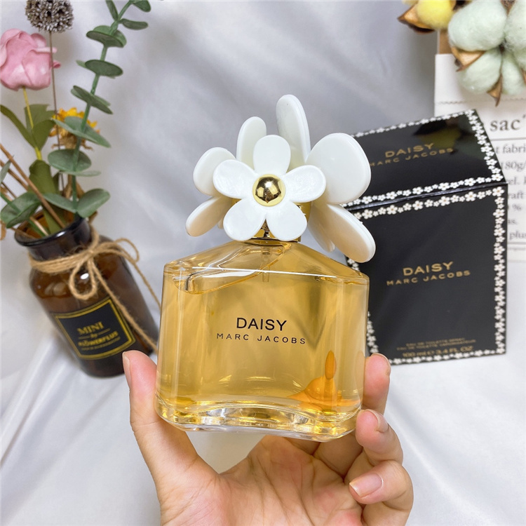 Marc Jacobs Daisy 100ml EDT | Women's Strawberry Grapefruit Gardenia Jasmine Musk Vanilla Fruity Floral Fragrance